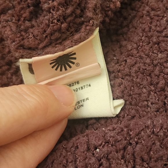 Ugg Women's XS/S Judith Hooded Sweater Cardigan Plum Purple Color , Great Cond - Picture 8 of 10